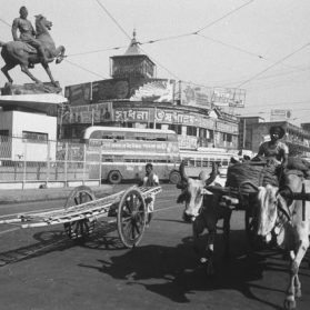 netaji-subhas-chandra-bose-statue-in-shyambazar-five-point-crossing-calcutta-kolkata-december-1970
